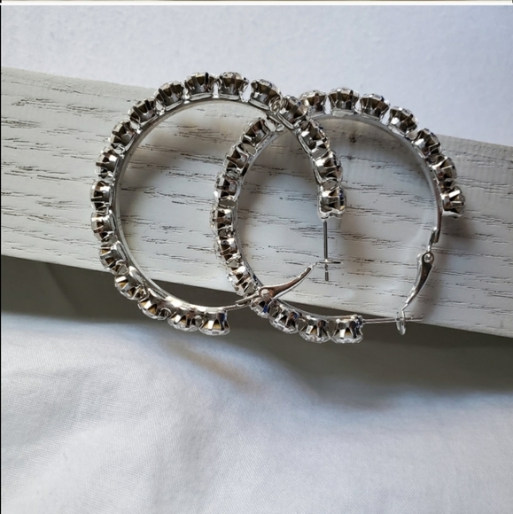 New Fashion Silver Hoop Earrings - Picture 5 of 7